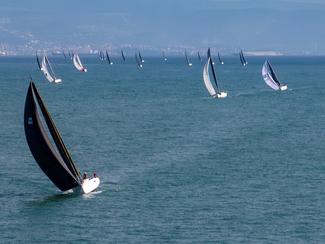 Le First 36 SE s’illustre dès sa première...