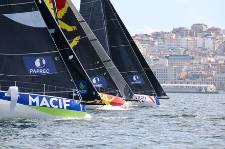 Les skippers ont pris le depart de la derniere etape en direction de Saint-Vaast