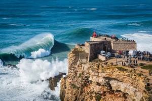 Nazaré : le secret des vagues géantes du Portugal