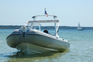 Faut-il louer ou acheter un semi-rigide ?