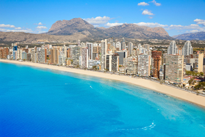 Benidorm, capitale du tourisme de masse en Espagne depuis Franco, 50 ans après
