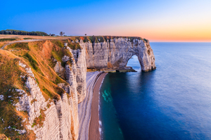 Top 5 des plages idéales pour randonner en automne : entre embruns et lumière dorée
