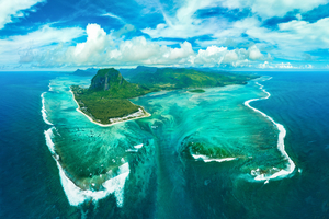 Cascade sous-marine à l’île Maurice : le mirage naturel qui fascine les voyageurs du monde entier