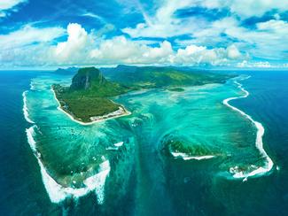 Cascade sous-marine à l’île Maurice : le...