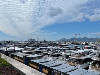 Un marché du yachting sous tension : un...