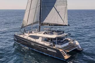 Privilège Signature 650 : mise à l’eau d’ANAHATA, un catamaran d’excepti...