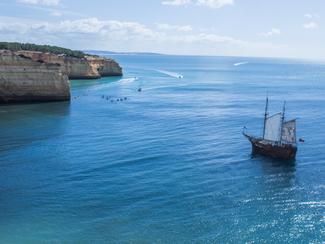 Les pirates en Méditerranée : quand la mer du...
