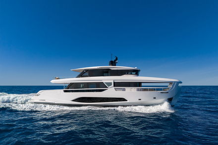 Ferretti Yachts INFYNITO 90 Ferretti Yachts INFYNITO 90