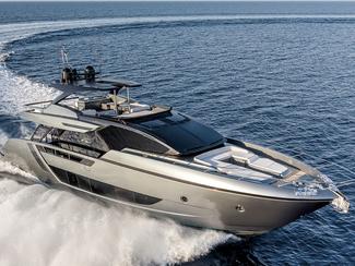 Riva 82’ Diva : l’élégance ouverte sur la mer