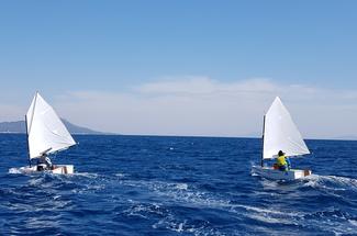 Choisir son premier Optimist : neuf, d’occasion ou en location ?