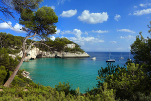 Baléares : la taxe de séjour pourrait grimper jusqu’à 300 € par semaine pour freiner le tourisme de masse