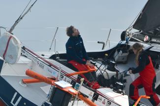 Transat Café L’Or : la Marine nationale dément la version des skippers b...