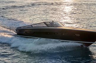 Itama 54 : le retour éclatant de l’élégance italienne en mer