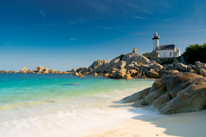 Bretagne : la région veut tripler la taxe de séjour pour financer les transports, la colère gronde dans le tourisme