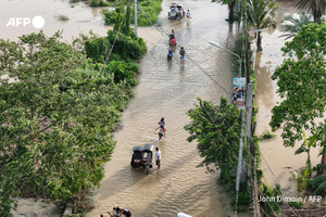 Philippines frappées par le super typhon Fung-wong : routes coupées, vols annulés, vigilance recommandée