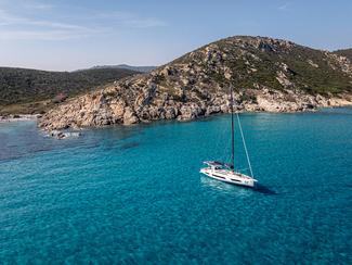 Dufour 54 : le yacht amiral se raconte en...