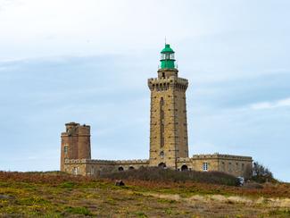 Le phare du cap Fréhel : sentinelle granitique...