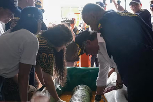 La Colombie dévoile les premiers vestiges sortis d'un légendaire galion espagnol