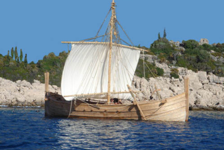 Replique d'un navire de la periode mycenienne Replique d'un navire de la periode mycenienne