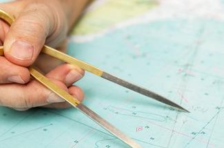 Cartes, météo, stratégie : l’art de préparer sa saison nautique estivale...