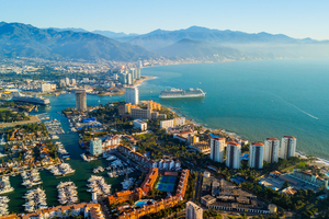 Baie de Puerto Vallarta : navigation paisible au cœur du Pacifique mexicain