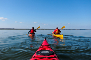 Kayak rigide ou gonflable : différences réelles à l’usage