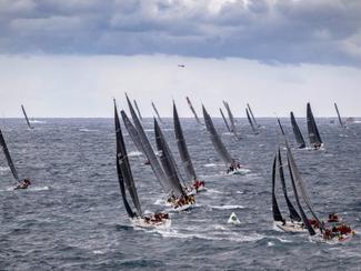 Rolex Sydney Hobart 2025 : un départ intense...