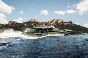 BRABUS Shadow 45 : quand le yachting de luxe revendique le choix et le caractère