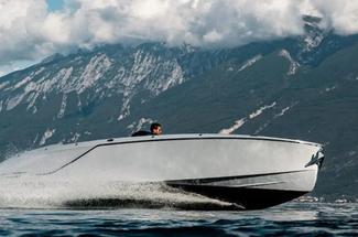 Électrique, foil, voile : les 10 bateaux qui ont marqué l’année 2025