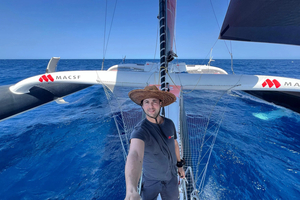 Guirec Soudée franchit l’équateur en moins de 10 jours et entre dans l’hémisphère sud