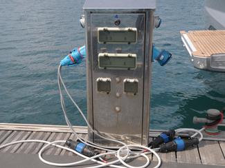 Électricité à bord : comprendre l’accès au 230...