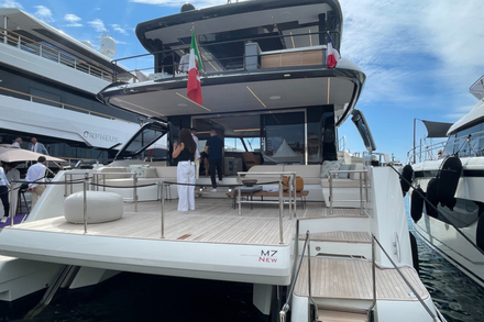 La Prestige M7 au Cannes Yachting Festival 2025