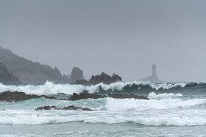 Tempête Goretti : la mer déchaînée frappe la Manche avec des rafales historiques