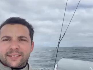 Guirec Soudée aperçoit les Malouines après des...