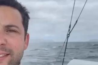 Guirec Soudée aperçoit les Malouines après des jours seul dans l’océan A...