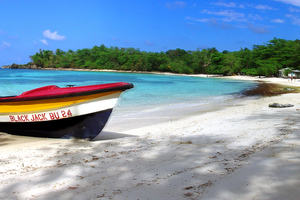 Sur cette île paradisiaque, les habitants n’ont presque plus le droit d’aller à la plage
