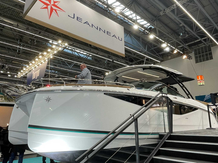 La gamme TH de Jeanneau exposée au Boot Düsseldorf La gamme TH de Jeanneau exposée au Boot Düsseldorf
