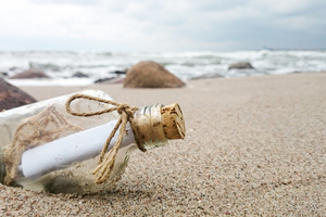 Le saviez-vous ? Des milliers de bouteilles à la mer sont encore retrouvées chaque année