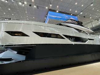 Ferretti Yachts 720 : une version restylée qui...