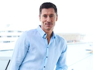 Le footballeur Robert Lewandowski devient...