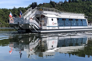 Croisières des gorges de la Loire : le bateau vendu aux enchères pour 140 000 € à un repreneur local