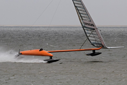 Le record de vitesse à la voile est toujours détenu par Paul Larsen depuis en 2012 à bord de Vestas Sailrocket II Le record de vitesse à la voile est toujours détenu par Paul Larsen depuis en 2012 à bord de Vestas Sailrocket II