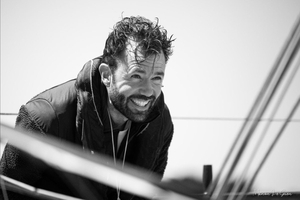 Vendée Globe 2028 : Pierre Le Roy navigue pour soutenir les aidants