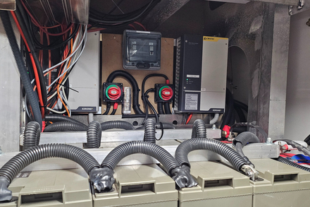 Convertisseur et batteries