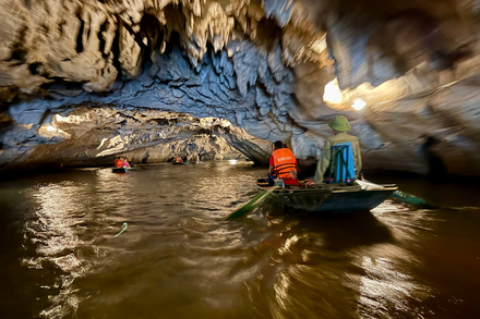 Navigation sous la roche