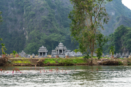 Cimetière le long de la rivière Cimetière le long de la rivière