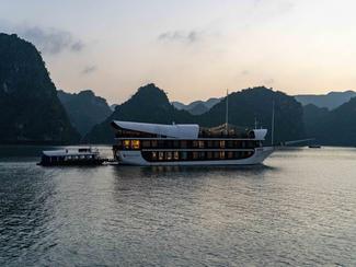 La baie d'Ha Long 2026 : entre mythe éternel...
