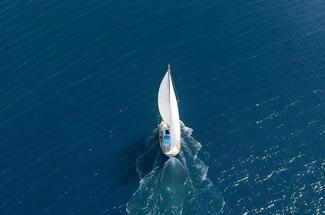 Petits voiliers, grandes idées : quand la plaisance retrouve l’essentiel