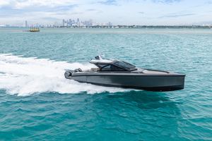 Wallypower50X : 50 pieds, 54 nœuds et une première mondiale à Miami