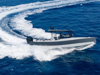 TYKUN X : un tender en aluminium de 10,5 m...